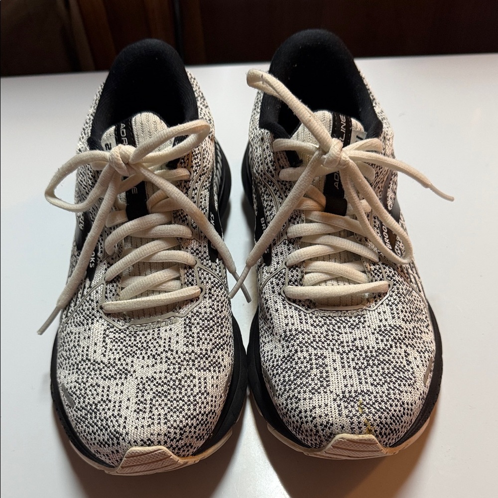 Stylish Black and White Brooks Shoes